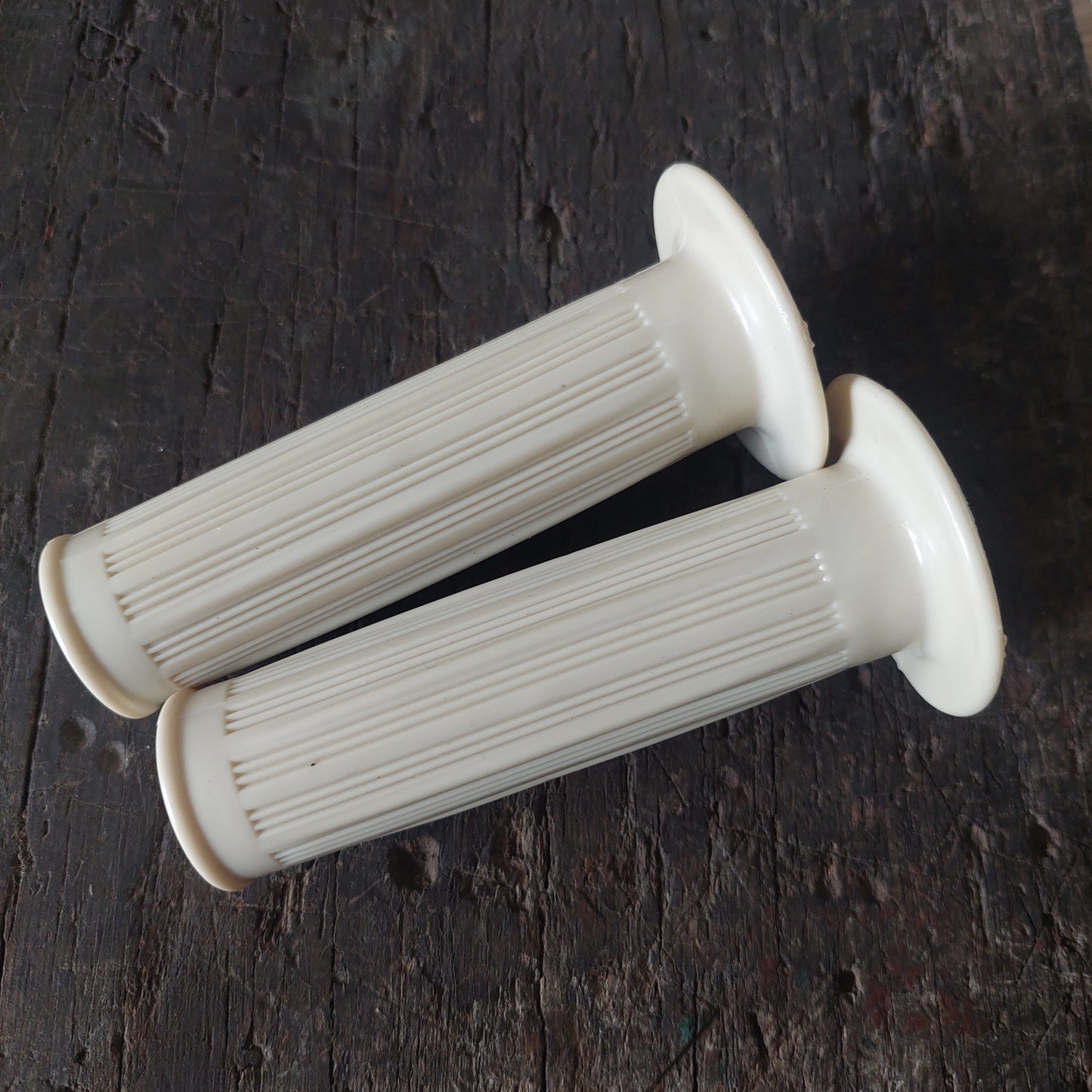 Handvatenset creme als Magura