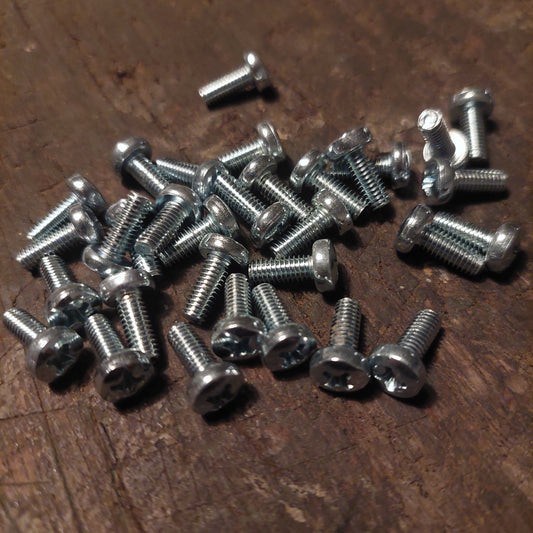 schroef M4x10met kruiskop