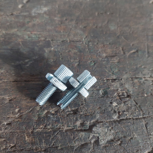 Stelbout met gleuf m6